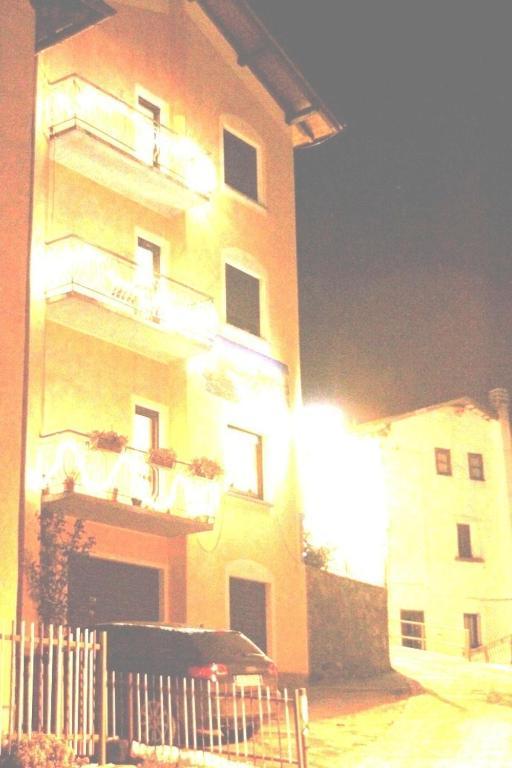 Eden Hotel 2*